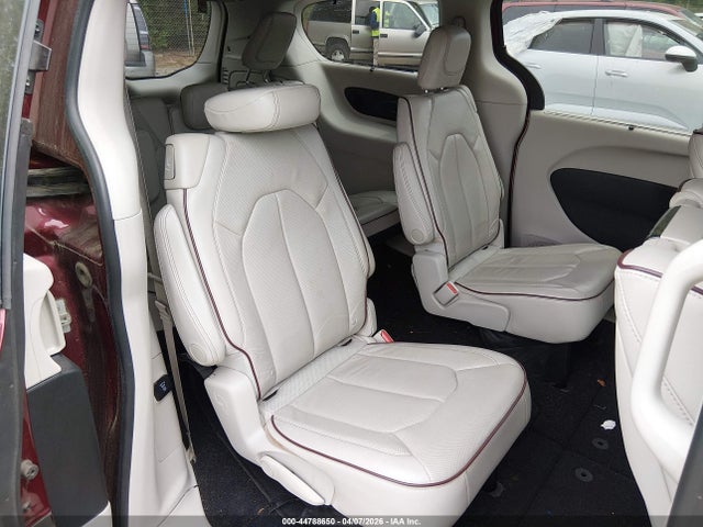 Chrysler Pacifica Limited