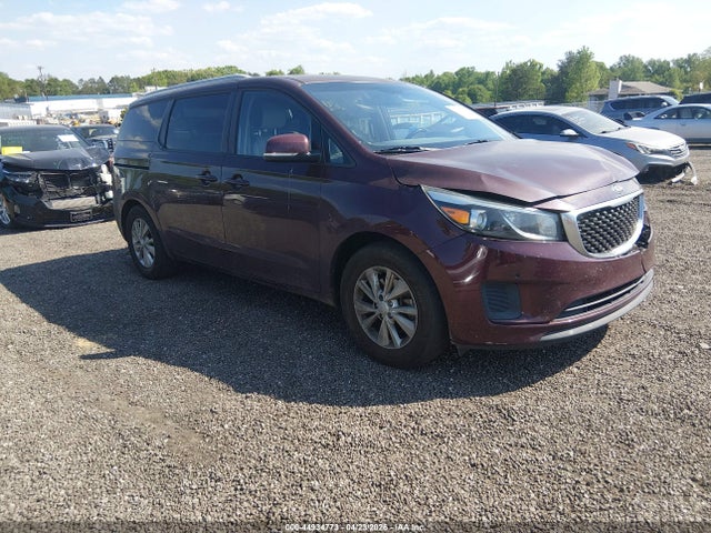Salvage Kia Sedona Image