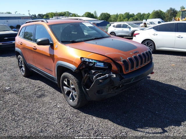 Salvage Jeep Cherokee Image