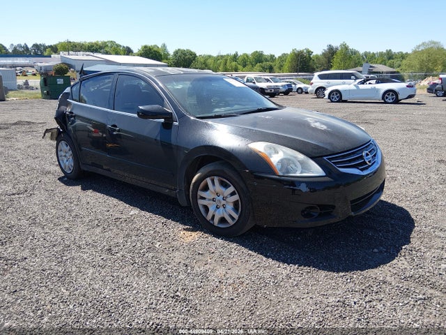 Salvage Nissan Altima Image
