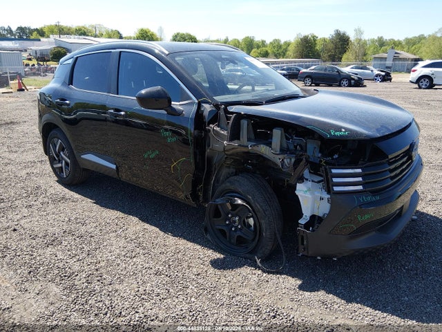 Salvage Nissan Kicks Image