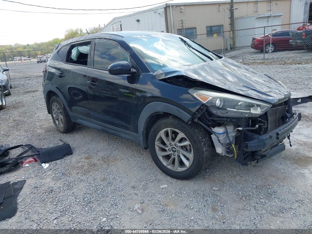 Salvage Hyundai TUCSON Image