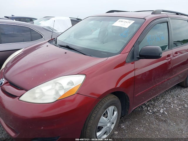 Toyota Sienna Ce
