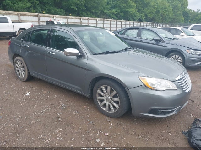 Salvage Chrysler 200 Image