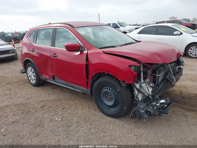 Salvage Nissan Rogue Image