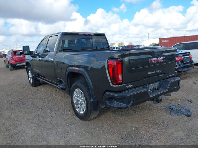 General Motors Sierra 2500HD Denali