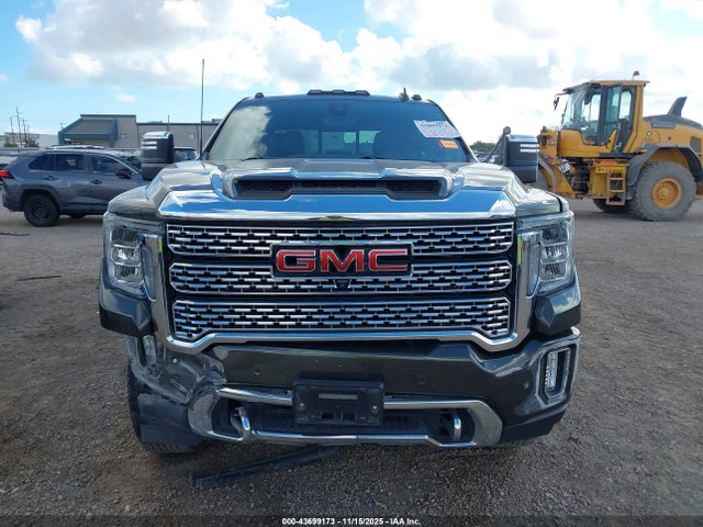 General Motors Sierra 2500HD Denali