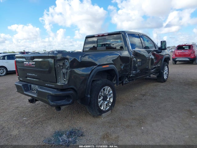 General Motors Sierra 2500HD Denali