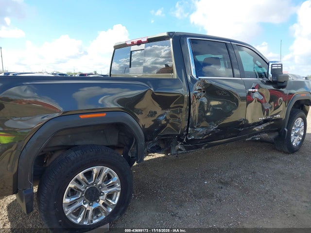 General Motors Sierra 2500HD Denali
