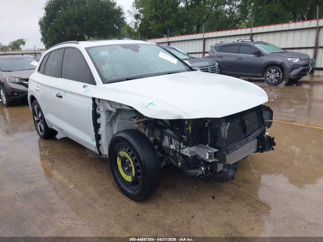 Salvage Audi Q5 Image