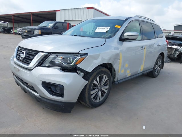 Nissan Pathfinder S