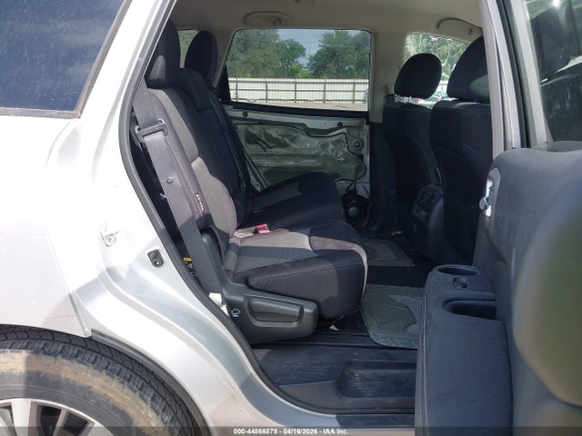 Nissan Pathfinder S