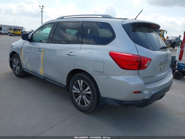 Nissan Pathfinder S