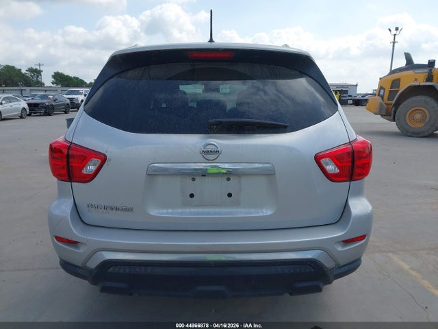 Nissan Pathfinder S