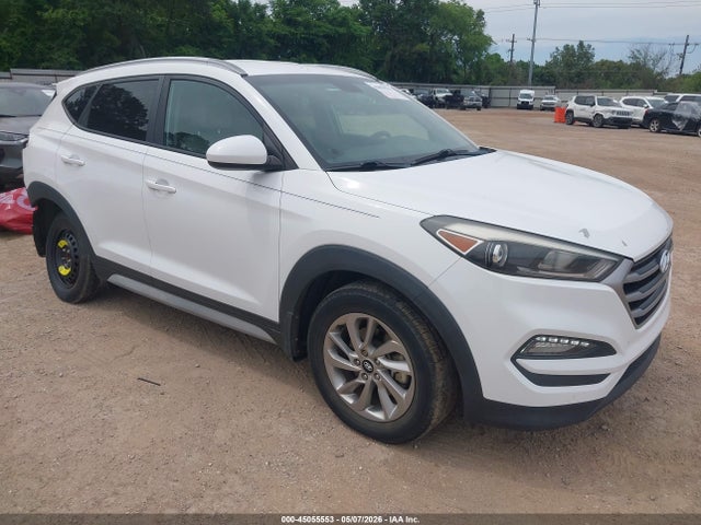 Salvage Hyundai TUCSON Image