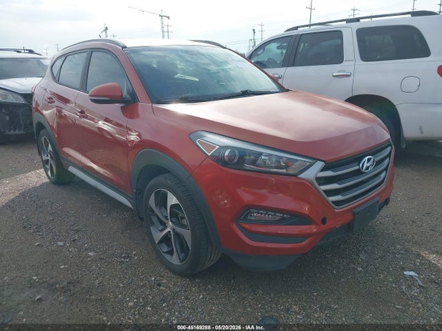 Salvage Hyundai TUCSON Image