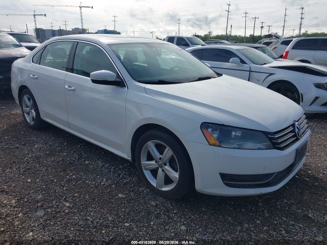 Salvage Volkswagen Passat Image