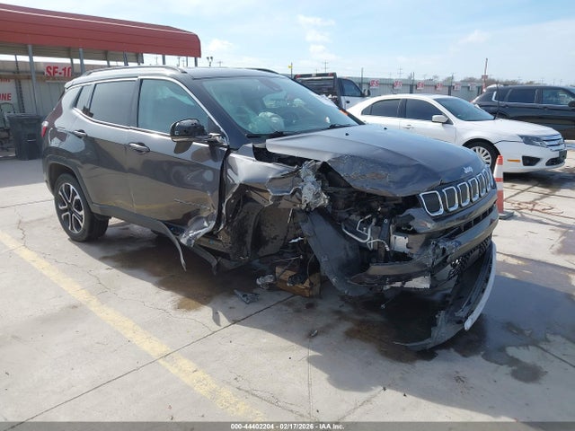 Salvage Jeep Compass Image
