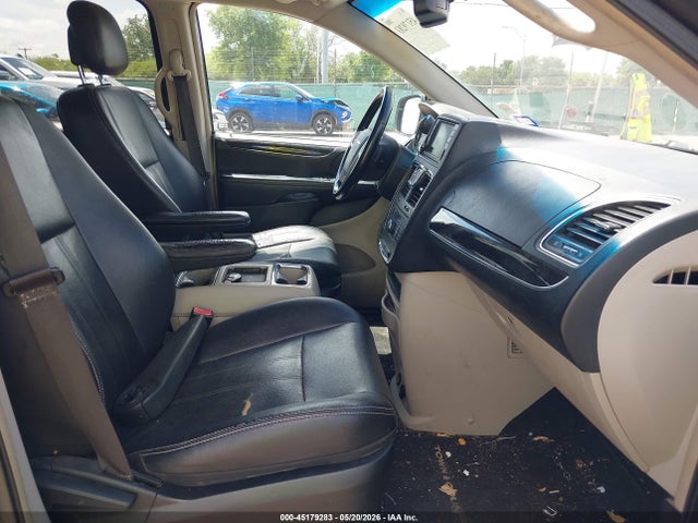 Chrysler Town & Country Touring