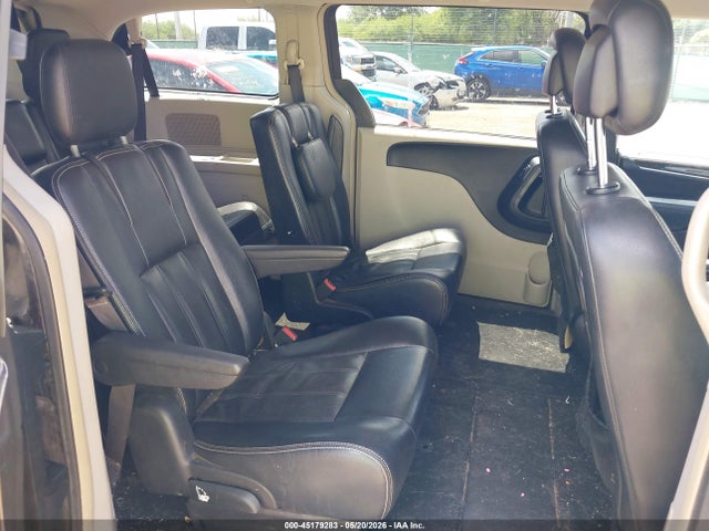 Chrysler Town & Country Touring