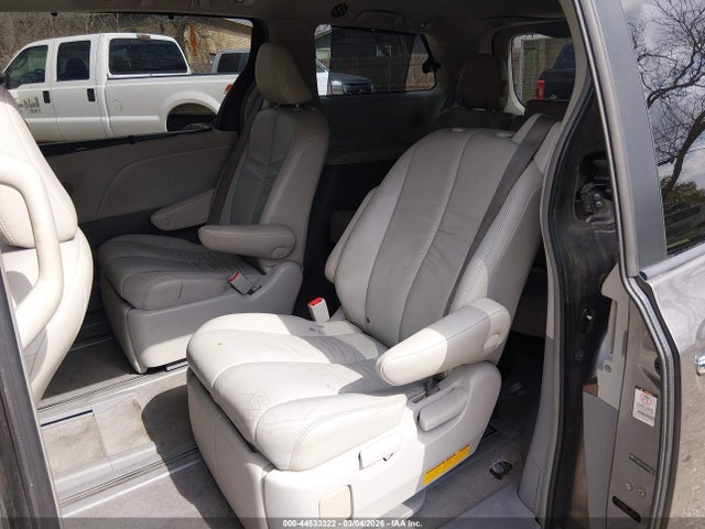 Toyota Sienna Xle
