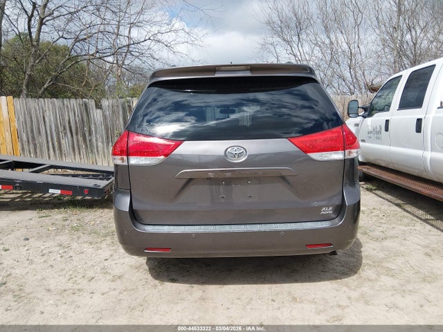 Toyota Sienna Xle