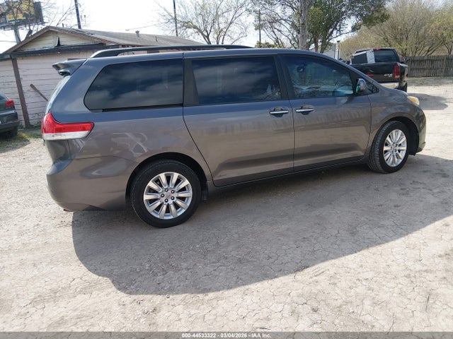 Toyota Sienna Xle