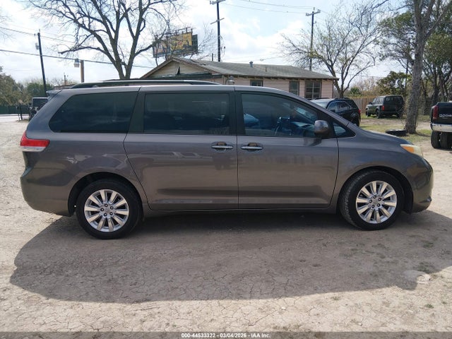 Toyota Sienna Xle