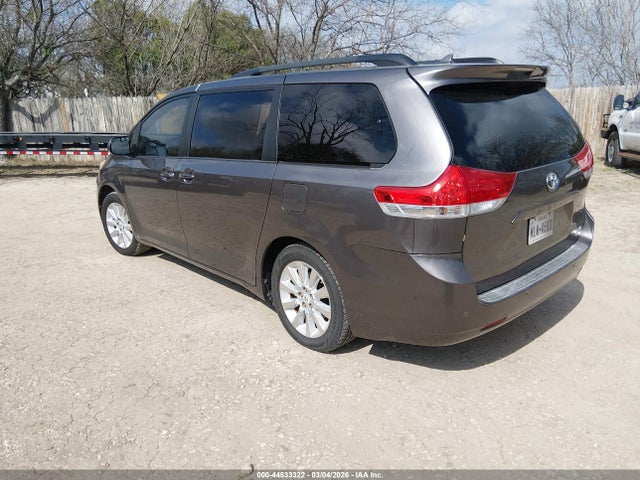 Toyota Sienna Xle