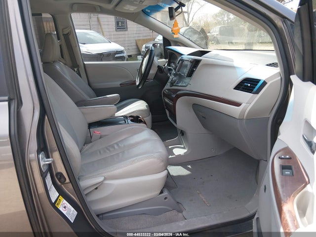 Toyota Sienna Xle