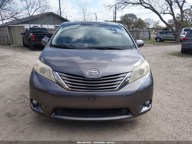 Toyota Sienna Xle