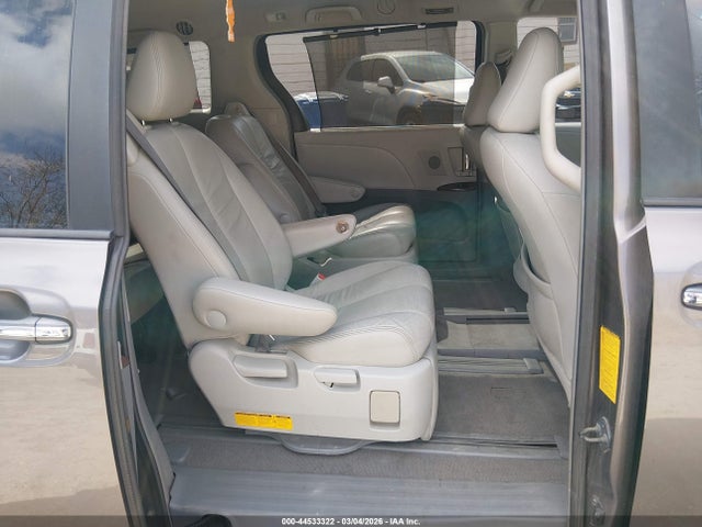 Toyota Sienna Xle