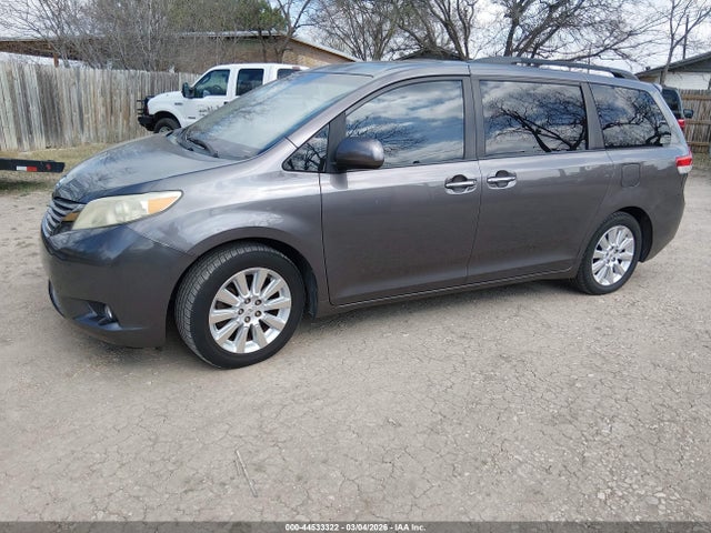 Toyota Sienna Xle