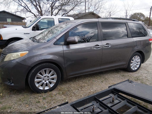 Toyota Sienna Xle