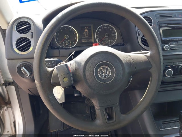 Volkswagen Tiguan S