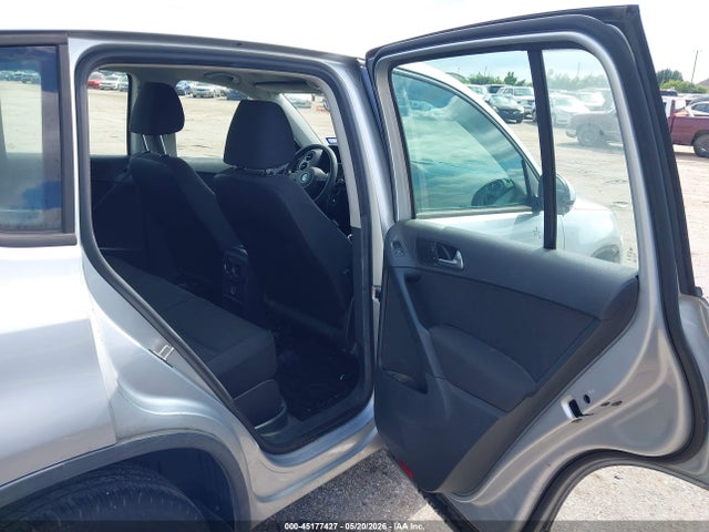 Volkswagen Tiguan S