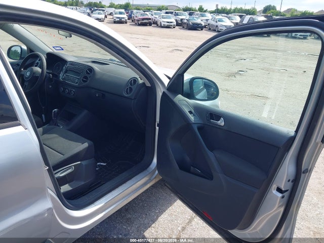 Volkswagen Tiguan S