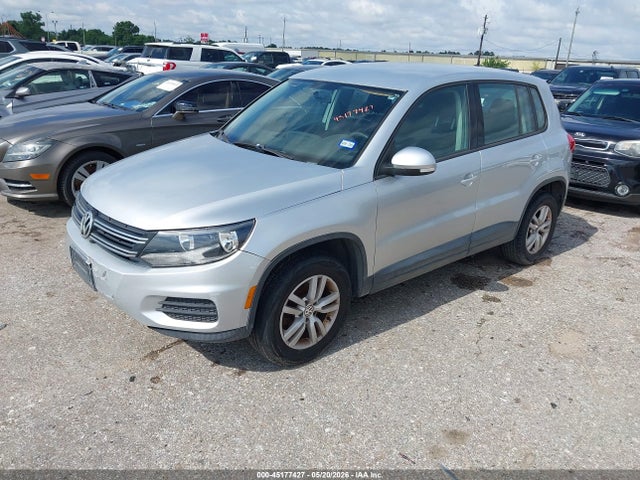 Volkswagen Tiguan S