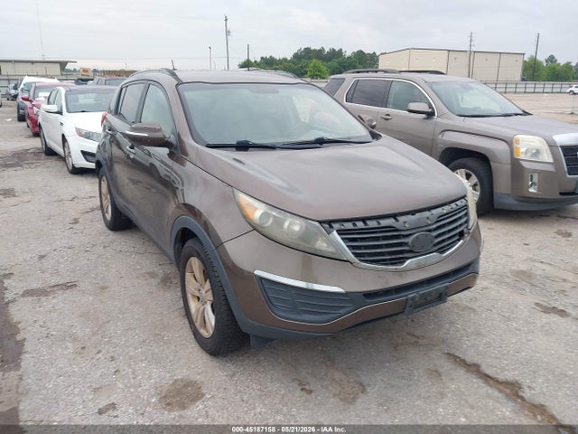 Salvage Kia Sportage Image