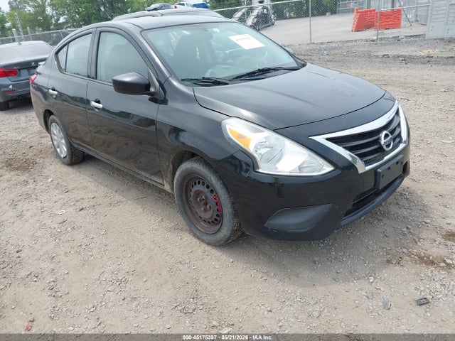 Salvage Nissan Versa Image