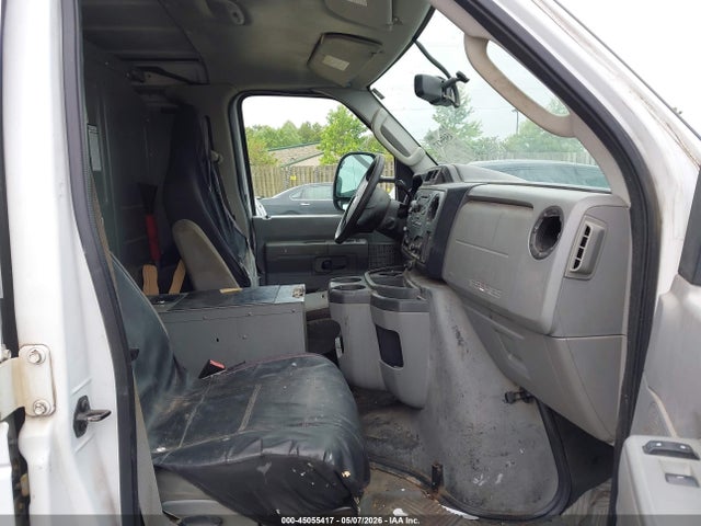 Ford E-150 Commercial