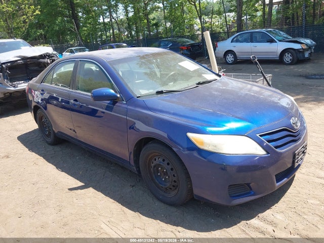 Salvage Toyota Camry Image