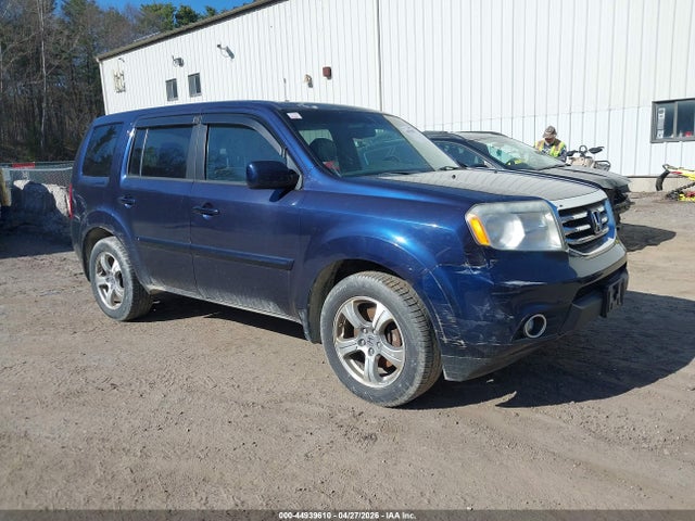 Salvage Honda Pilot Image