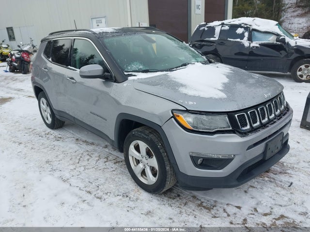 Salvage Jeep Compass Image