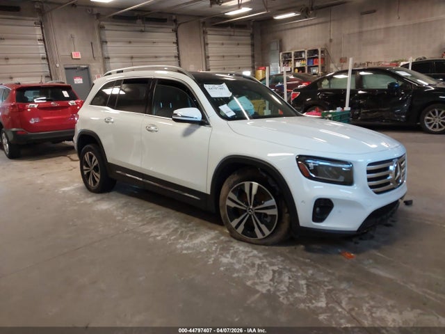 Salvage Mercedes-Benz GLB Image