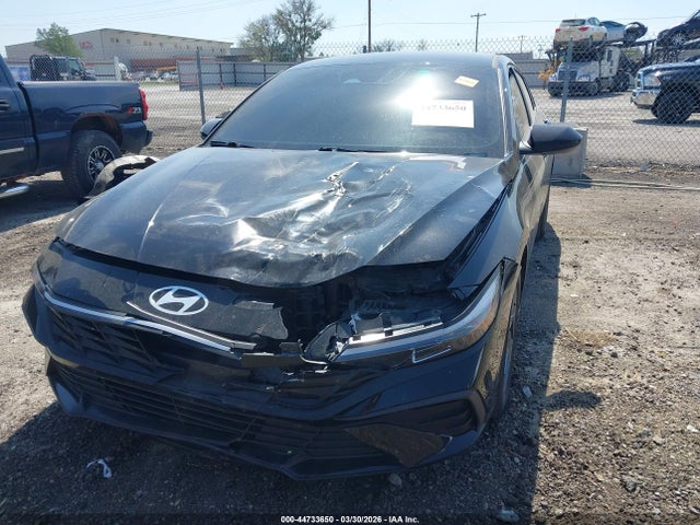 Hyundai ELANTRA Sel