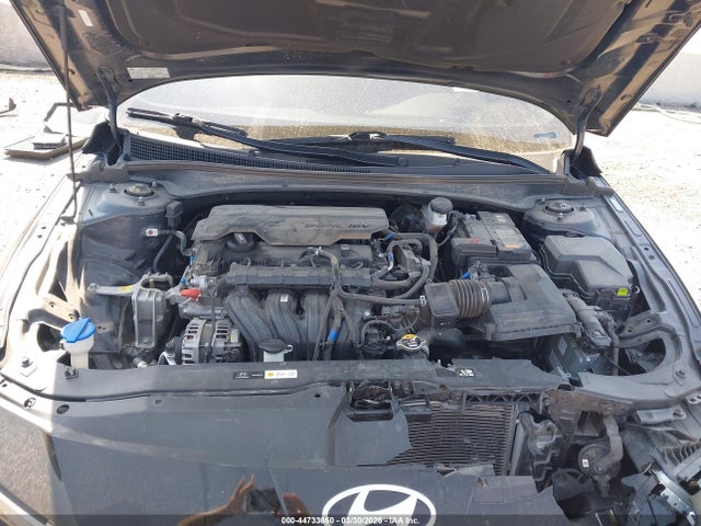 Hyundai ELANTRA Sel