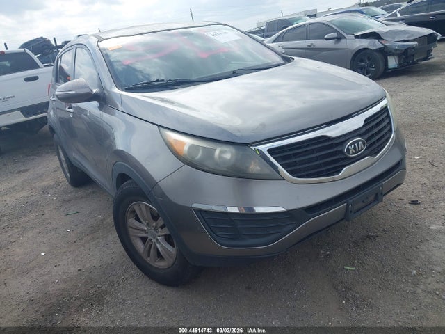 Salvage Kia Sportage Image