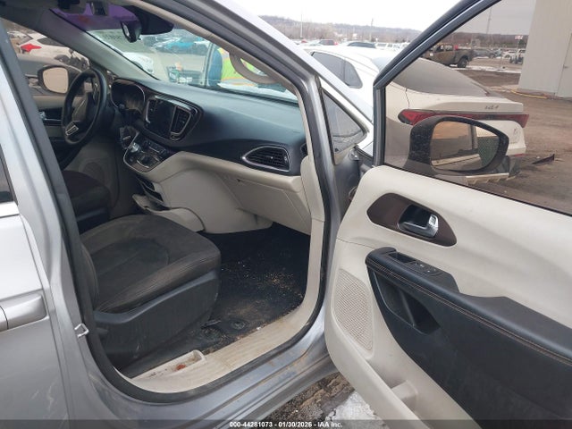 Chrysler Pacifica Touring