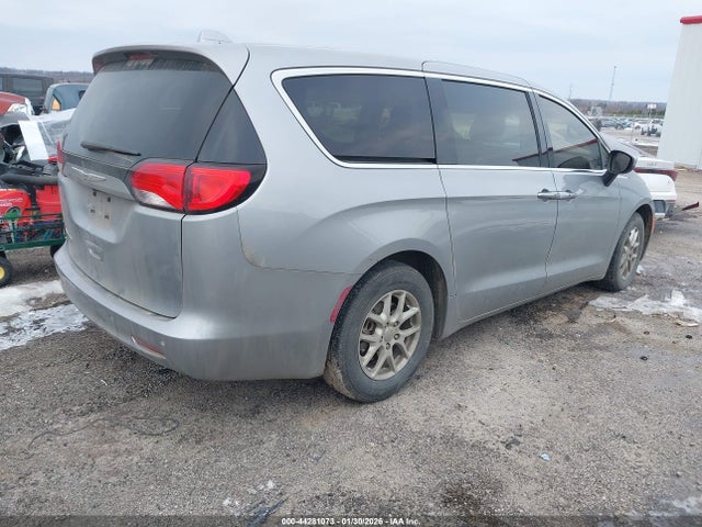 Chrysler Pacifica Touring